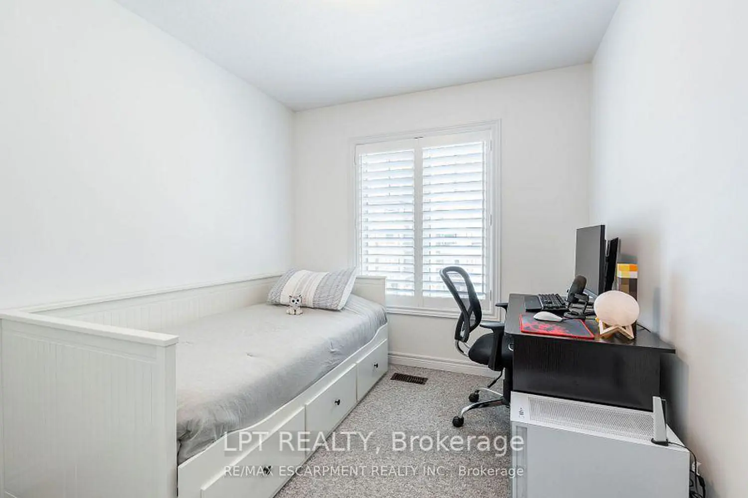 Additional image 15 of 16 Place Polonaise Drive Place Polonaise Drive