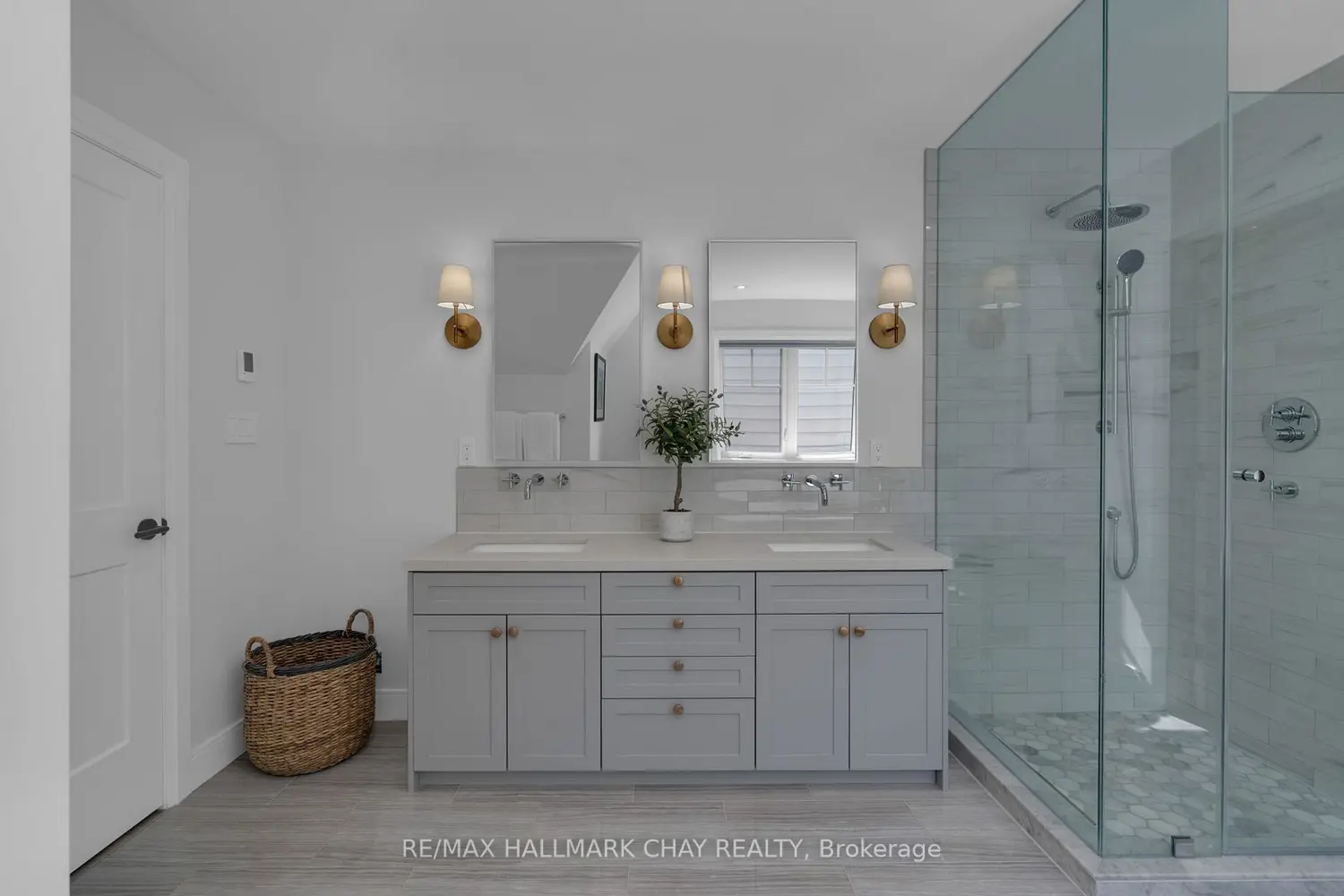 Additional image 10 of 98 Shanty Bay Road