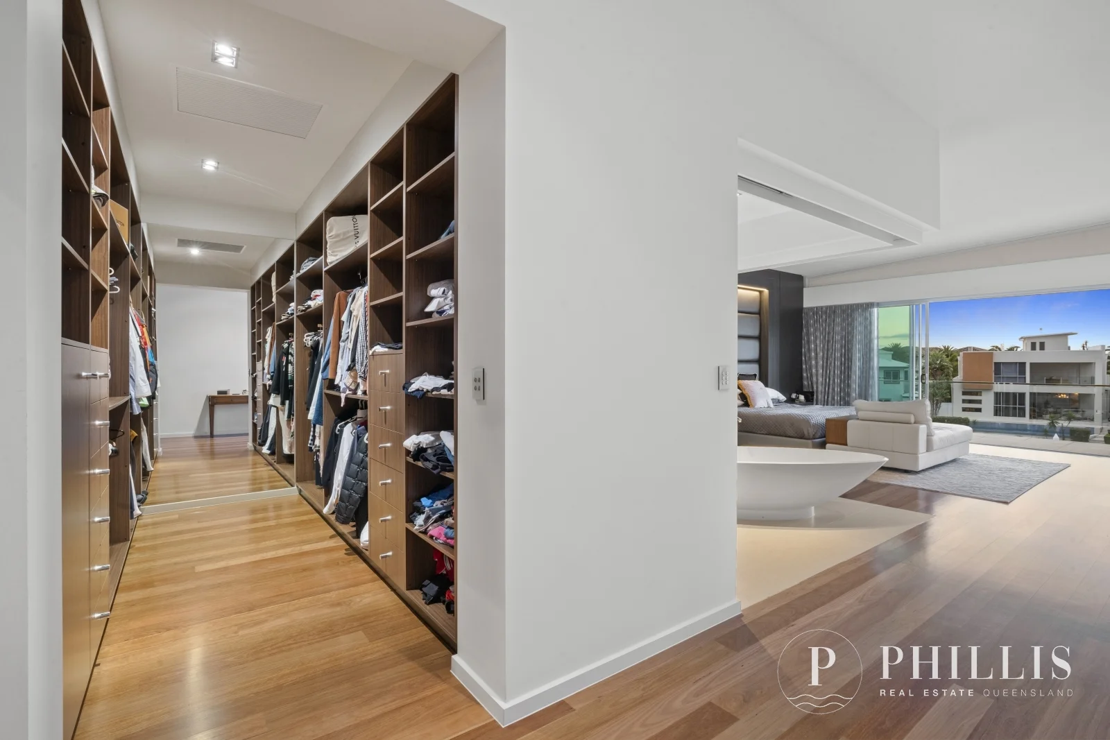 Additional image 26 of 26-28 Royal Albert Crescent, Sovereign Islands QLD 4216