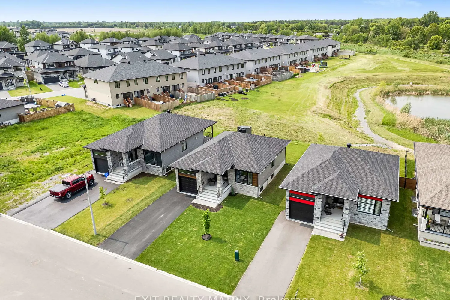 Additional image 16 of 521 Barrage Street