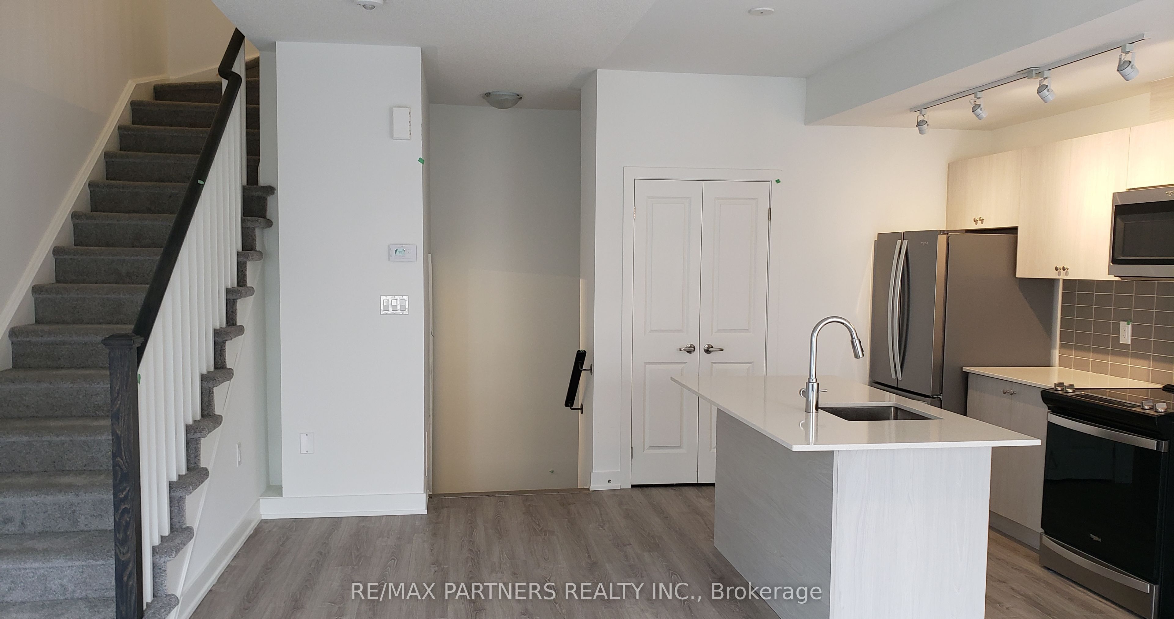 Additional image 3 of 24 Canton Lane, Whitchurch-stouffville, ON, L4A 4W8