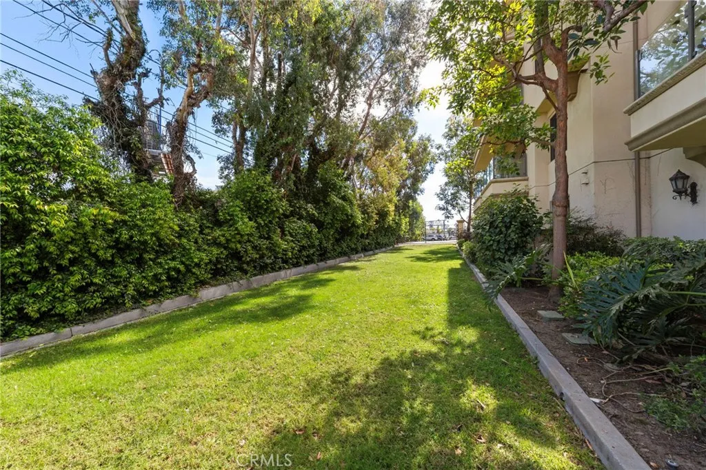 Additional image 91 of 401 Bernard Street Unit 211, Costa Mesa, CA 92627