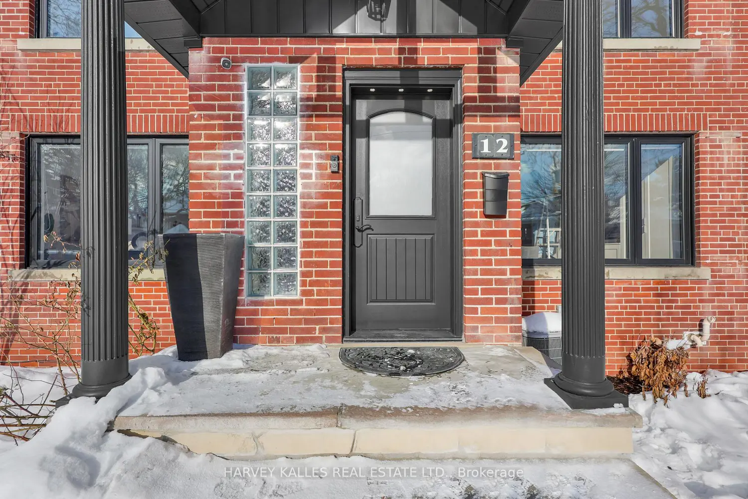 12 Armour Boulevard