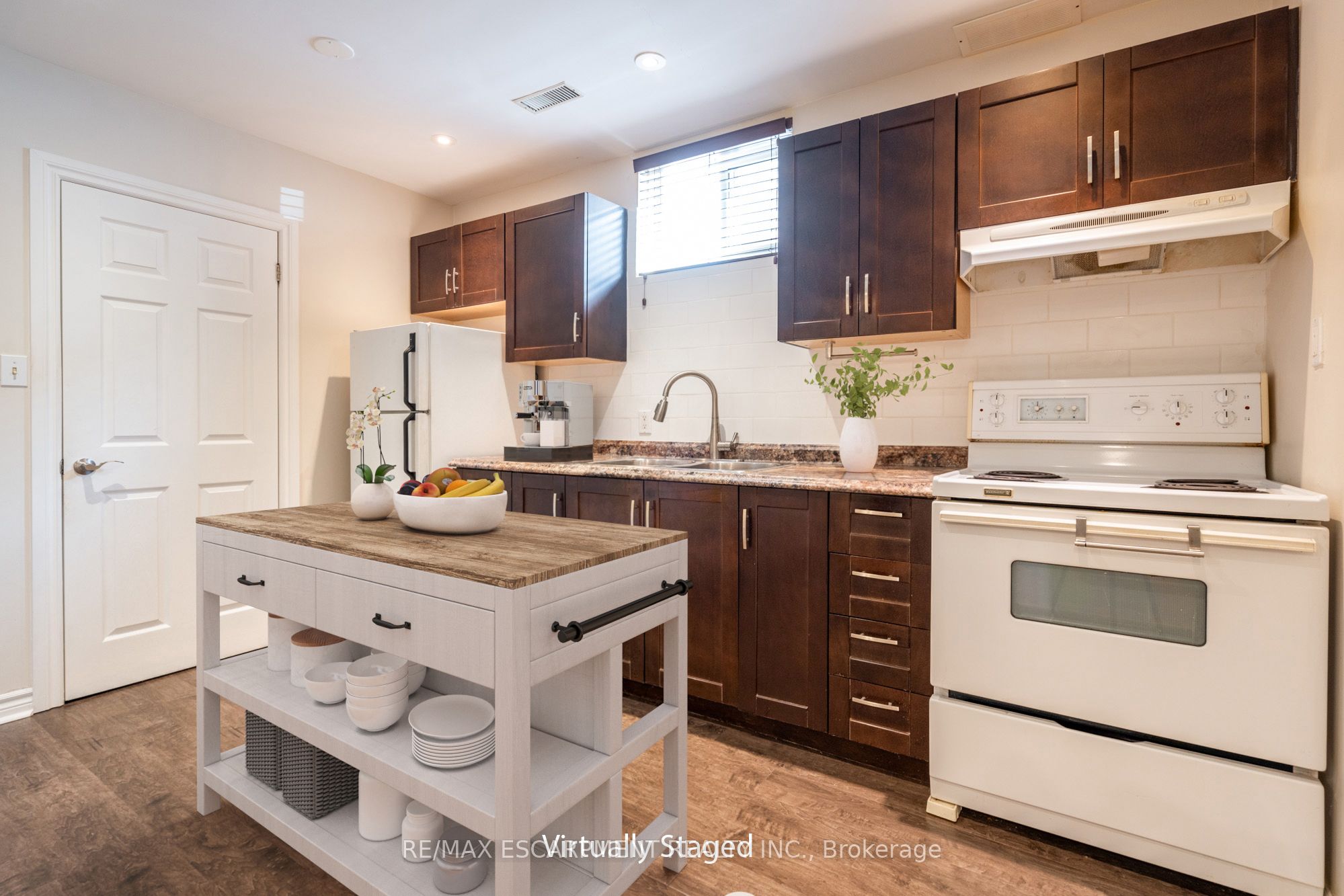 Additional image 2 of 2-2400 Whaley Drive, Mississauga, ON, L5B 2B5