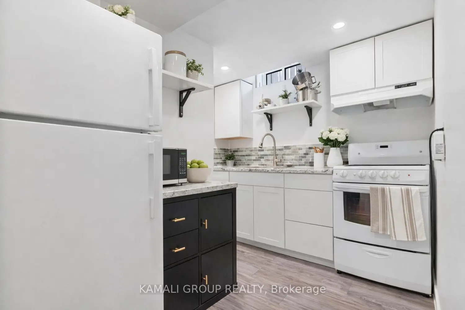 Additional image 2 of 582 Lakeview Avenue