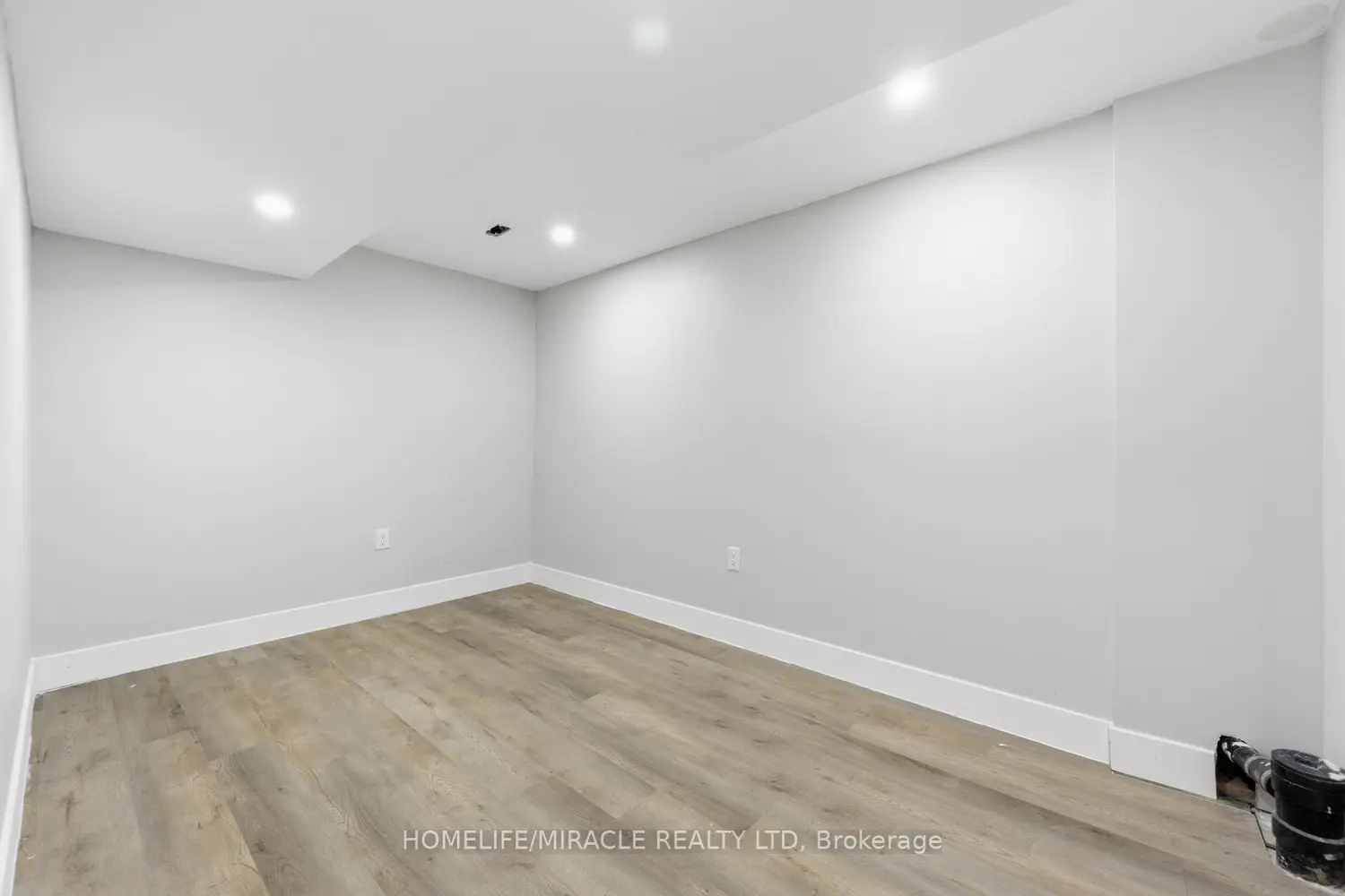 Additional image 19 of 99 Spicebush Terrace