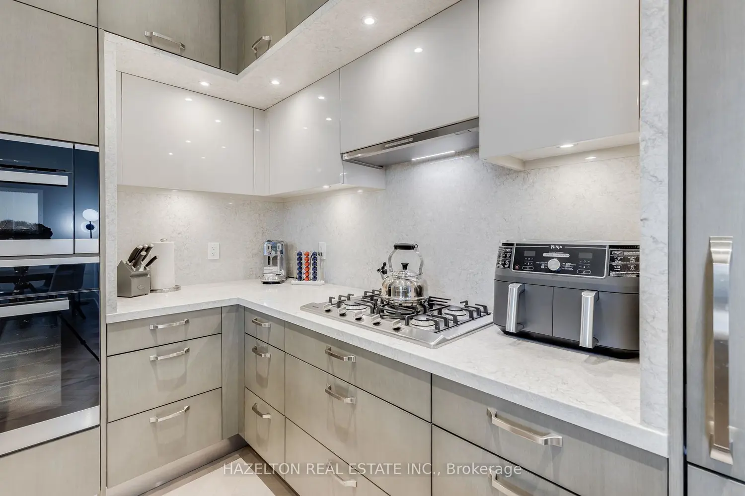 Additional image 7 of 455 Wellington Street 301