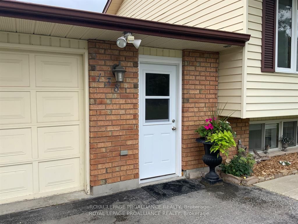 Lower-138 Cloverleaf Drive, Belleville, ON, K8N 4Z5