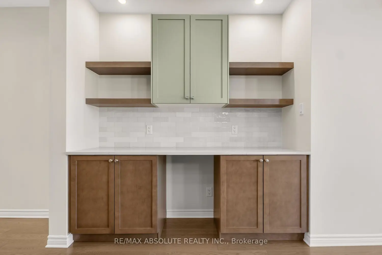 Additional image 11 of 654 Fisher Street