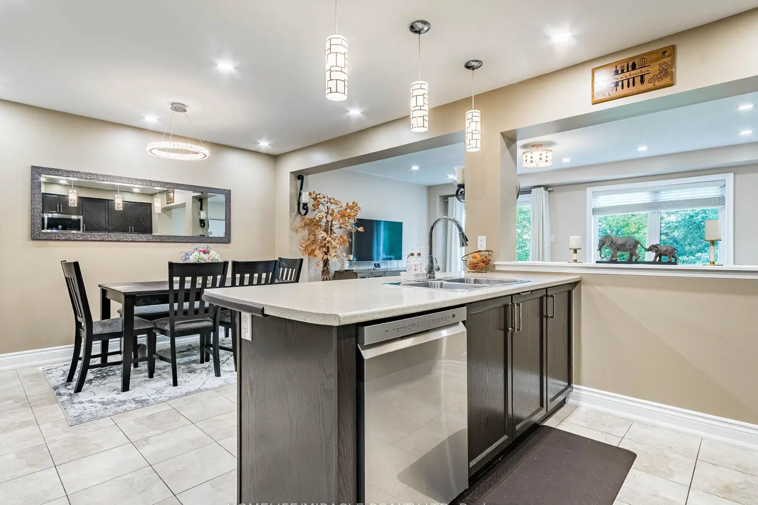 Additional image 7 of 1035 Victoria Road 143