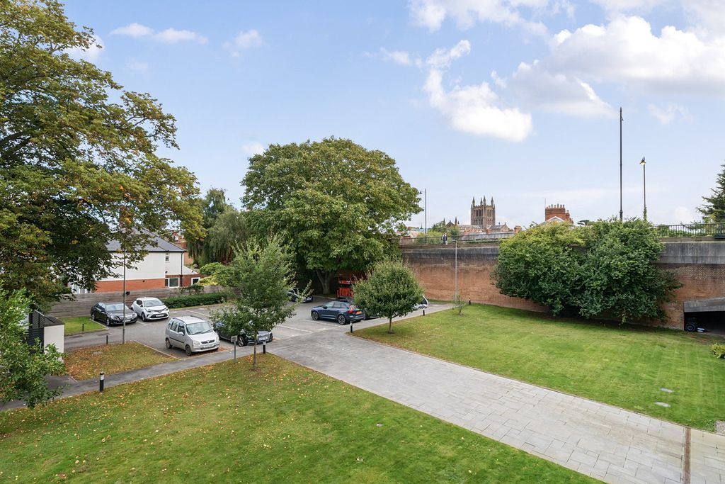 Additional image 16 of 3 bed flat for saleGreyfriars Avenue, Hereford HR4