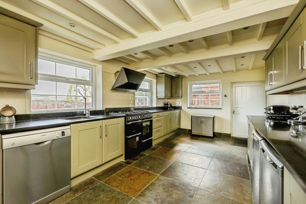 Additional image 4 of 7 bed detached house for sale94, Welham Road, Retford DN22
