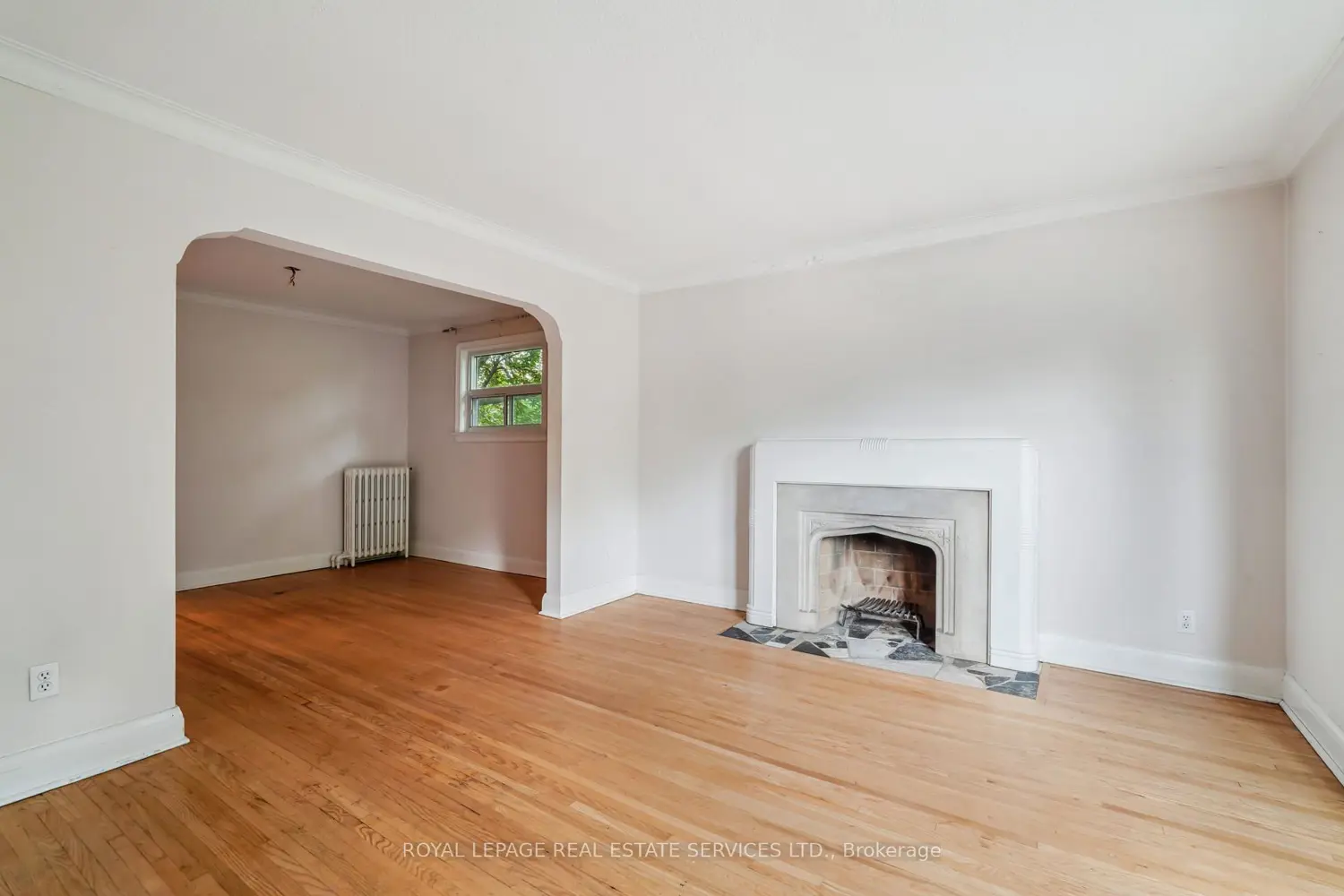 Additional image 4 of 326 Lawrence Avenue