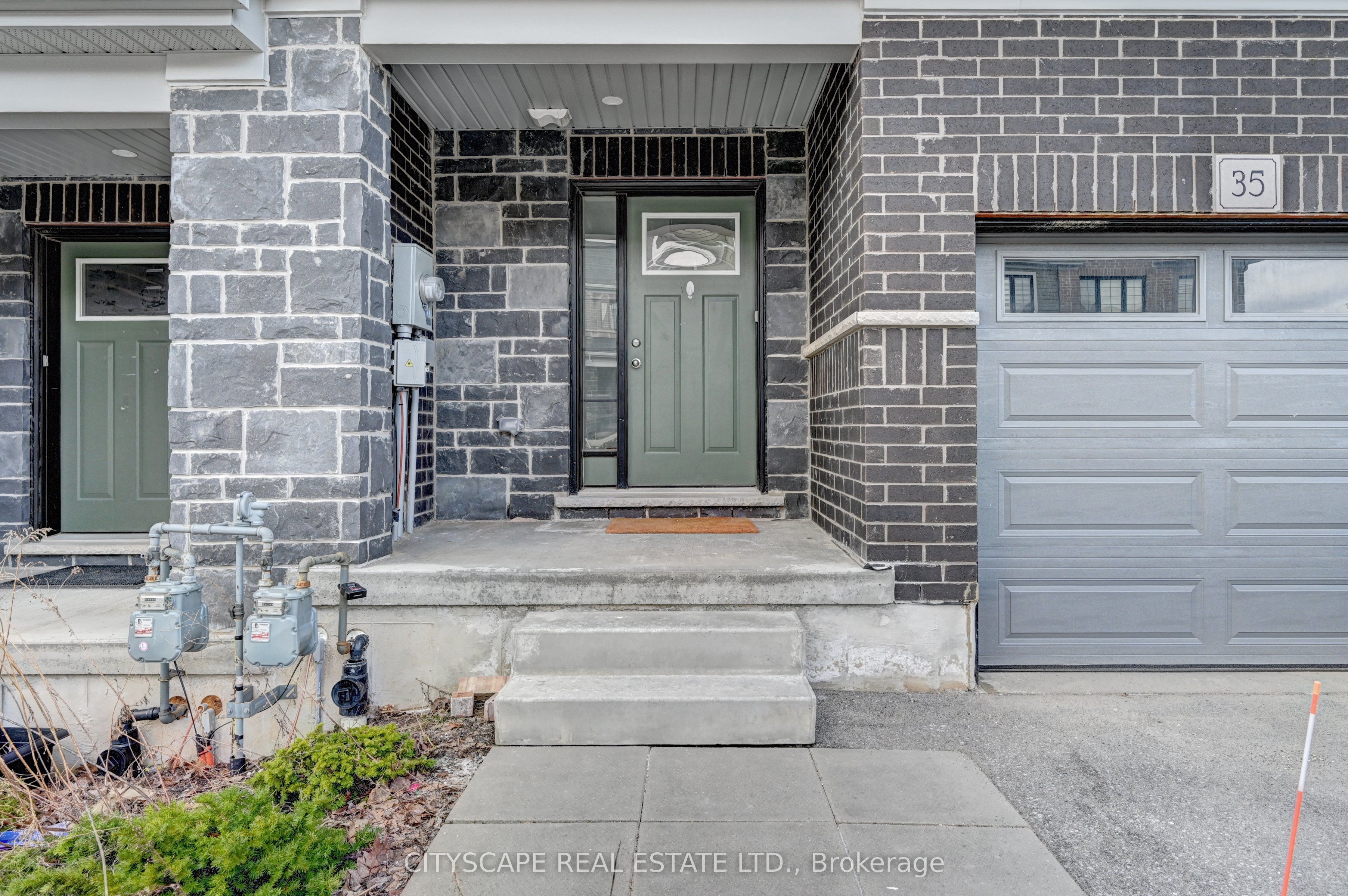 Additional image 2 of 35 Woodedge Circle, Kitchener, ON, N2R 0P8
