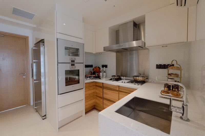 Additional image 7 of 9 Leonie Hill