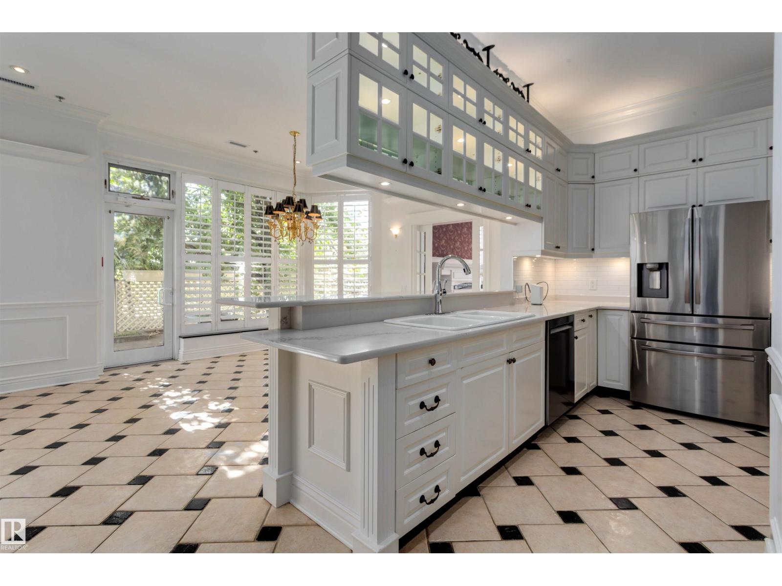 102-11826 100 Avenue NW, Edmonton, AB, T5K0K3