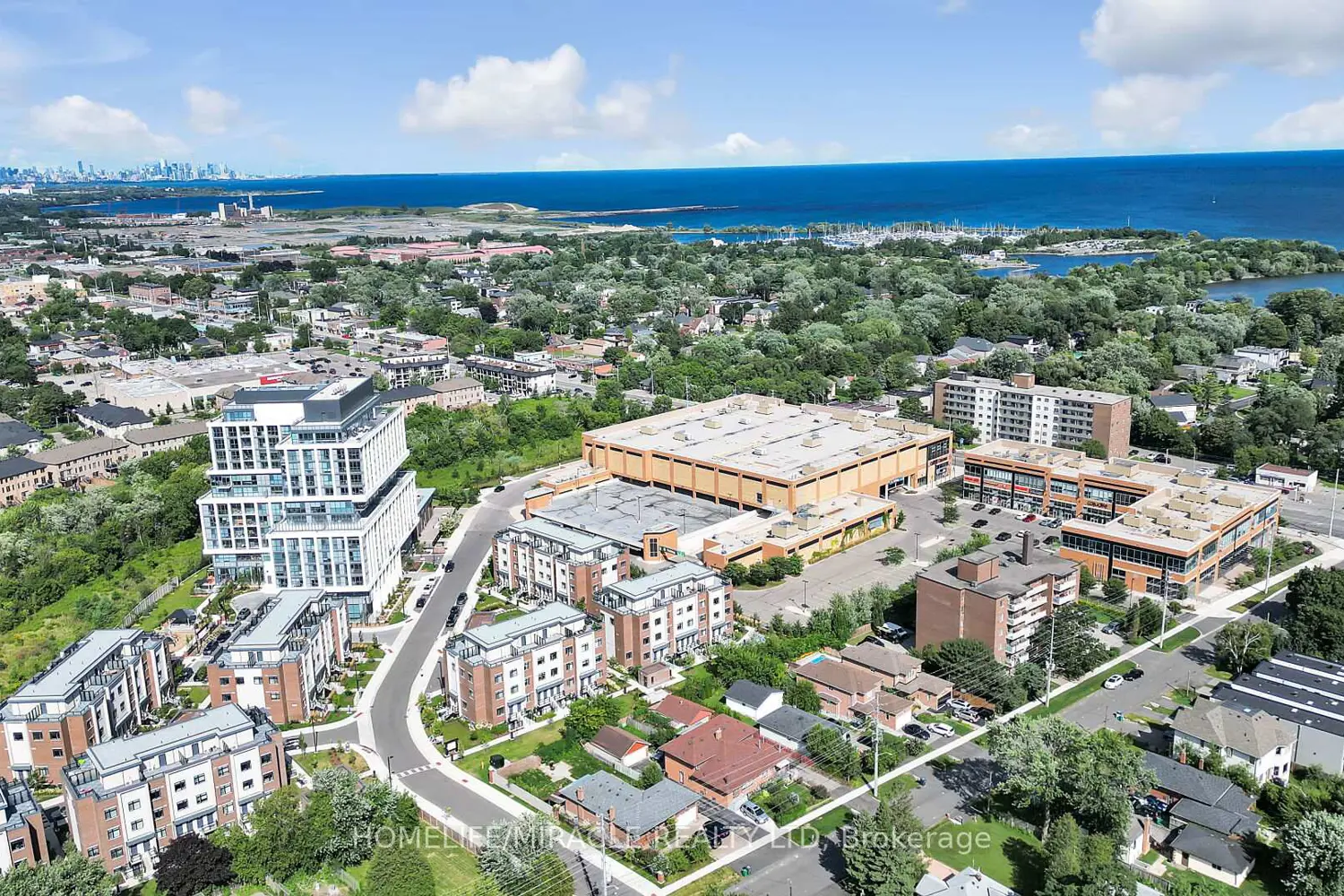 Additional image 4 of 1062 Douglas Mccurdy Common 230