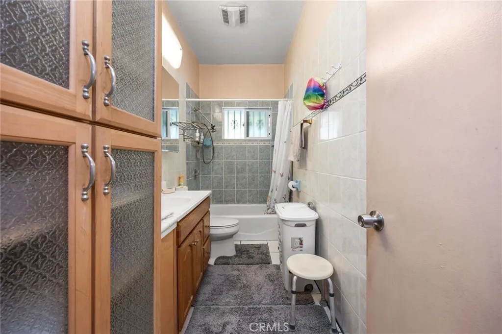 Additional image 45 of 451 E Vernon Ave, Los Angeles, CA 90011