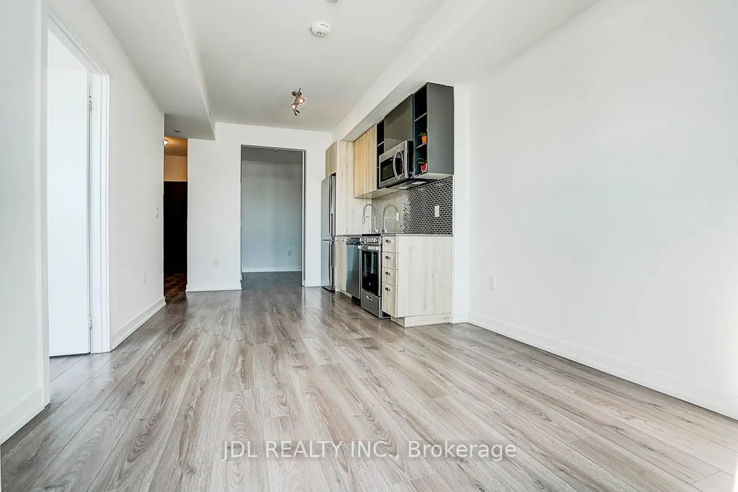 Additional image 10 of 10 De Boers Drive 808