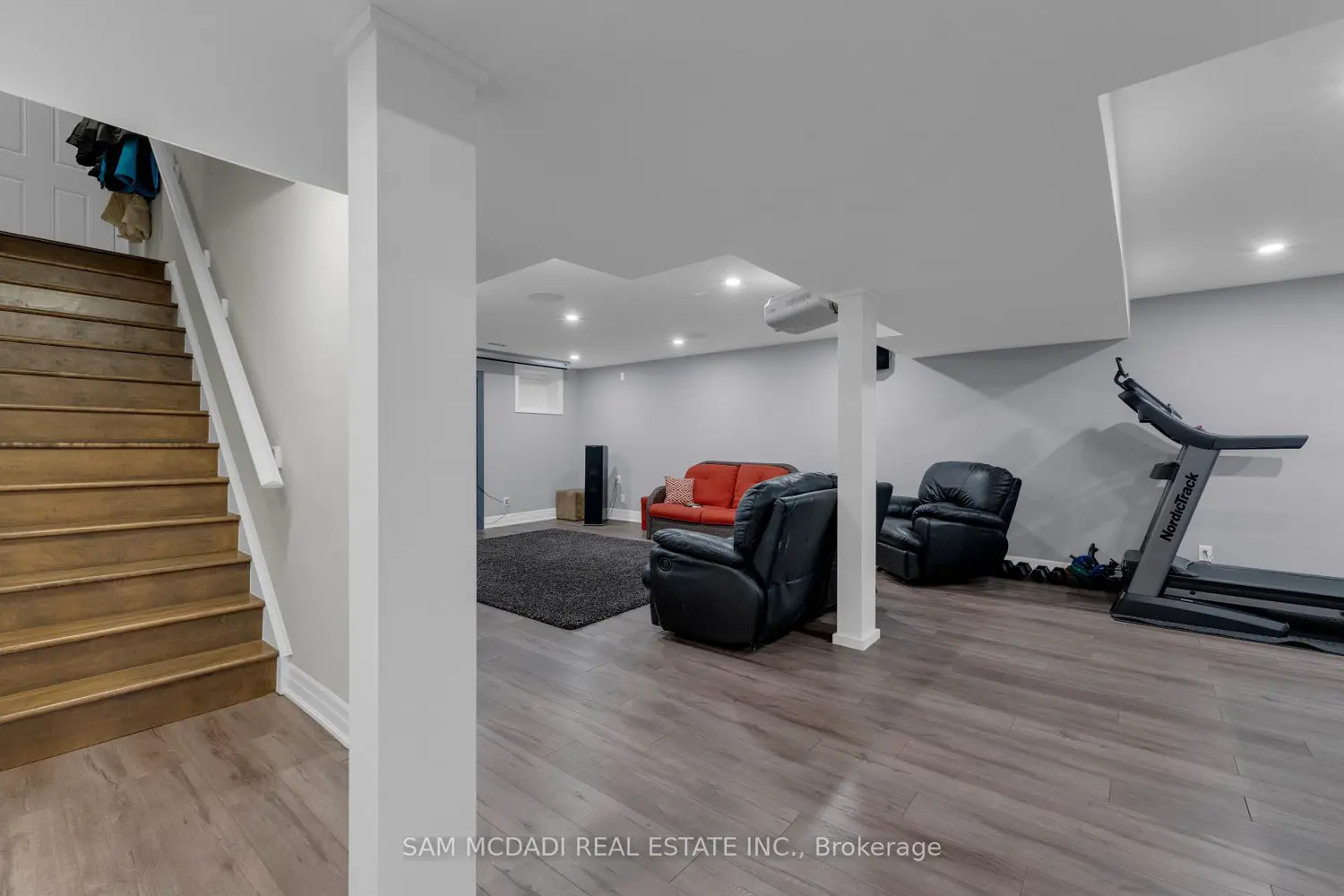 Additional image 19 of 136 North Park Boulevard