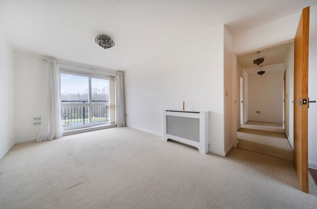 Additional image 8 of 2 bed flat for saleAngelica Road, Lincoln, Lincolnshire LN1