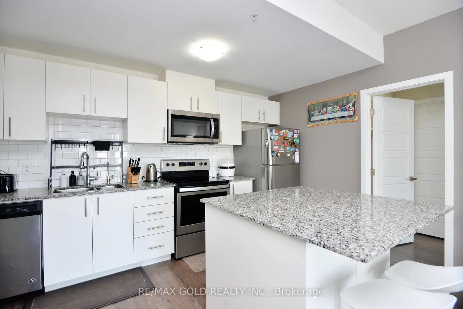 Additional image 12 of 175 Commonwealth Street 107