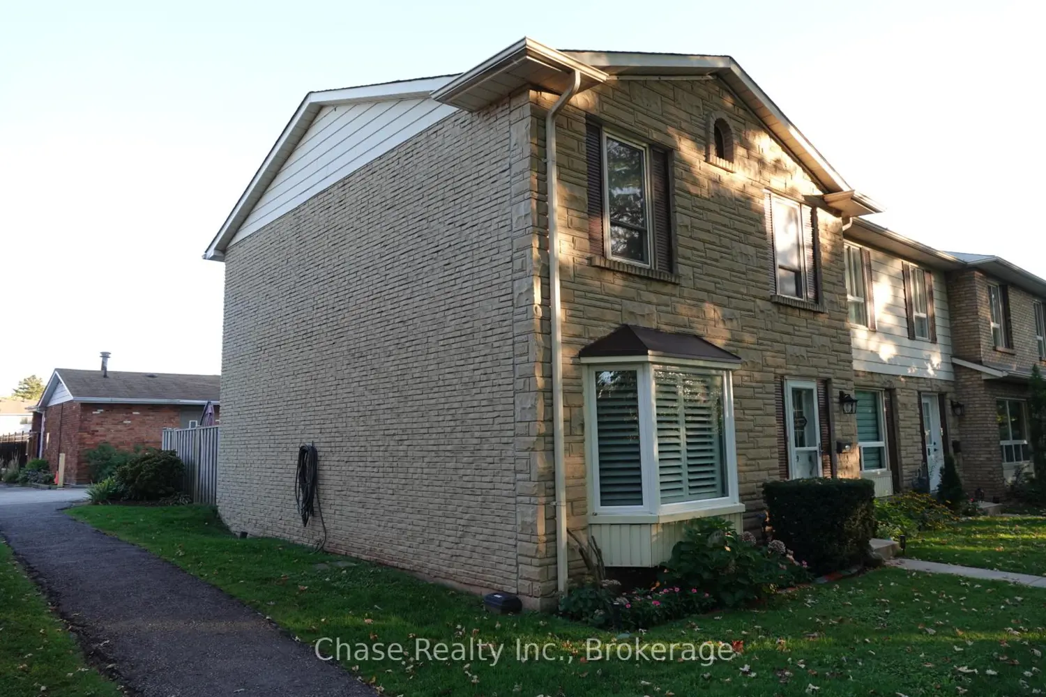 Additional image 15 of 5475 Lakeshore Road 9