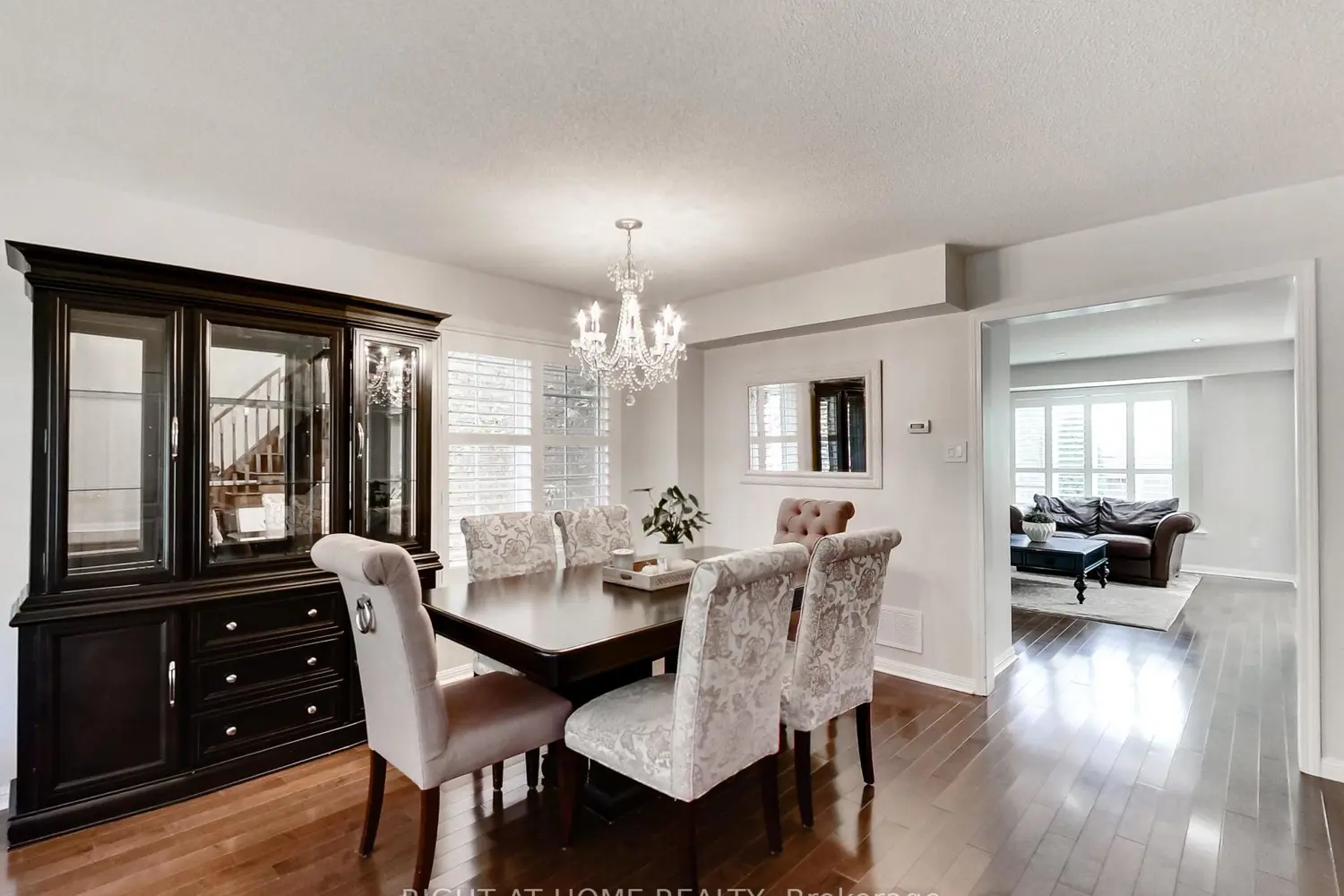 2527 Nettlecreek Crescent