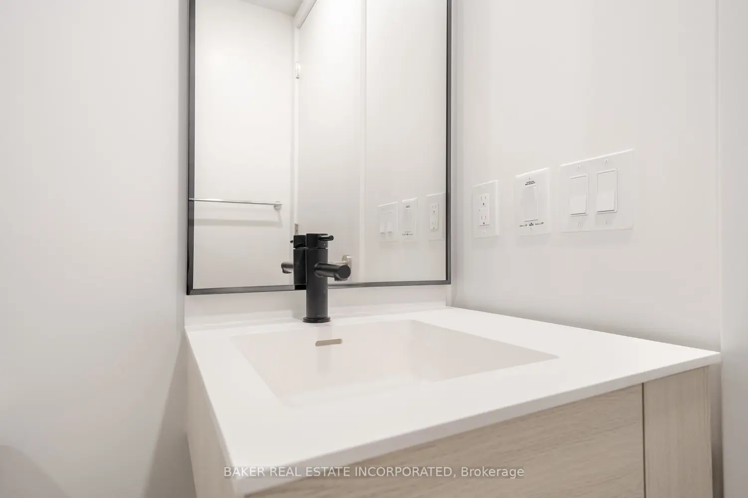 Additional image 3 of 28 Eastern Avenue 705