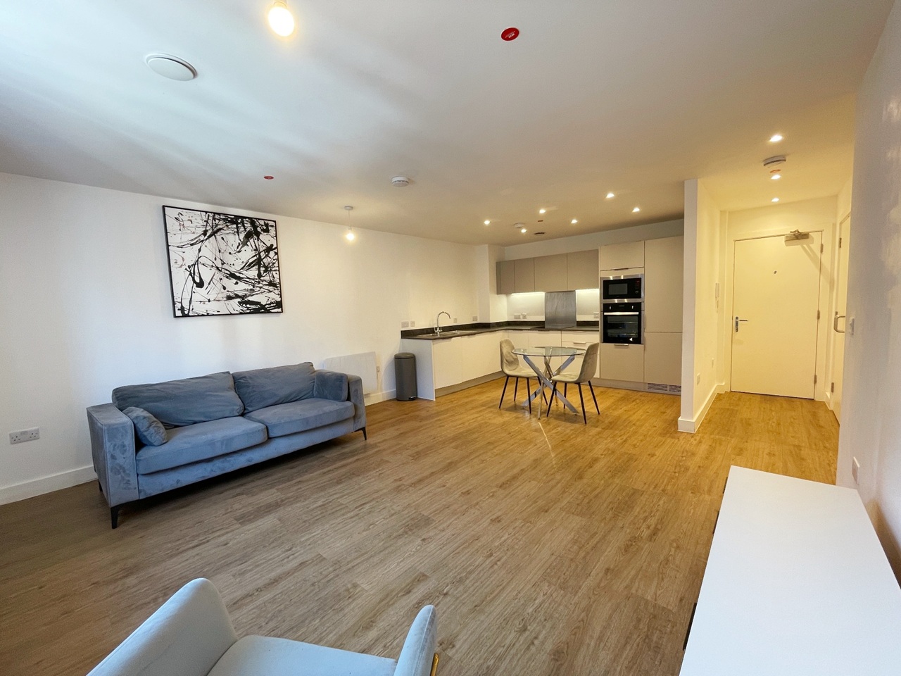 2 Bed Flat, Treasure House, B1, N1 7GU