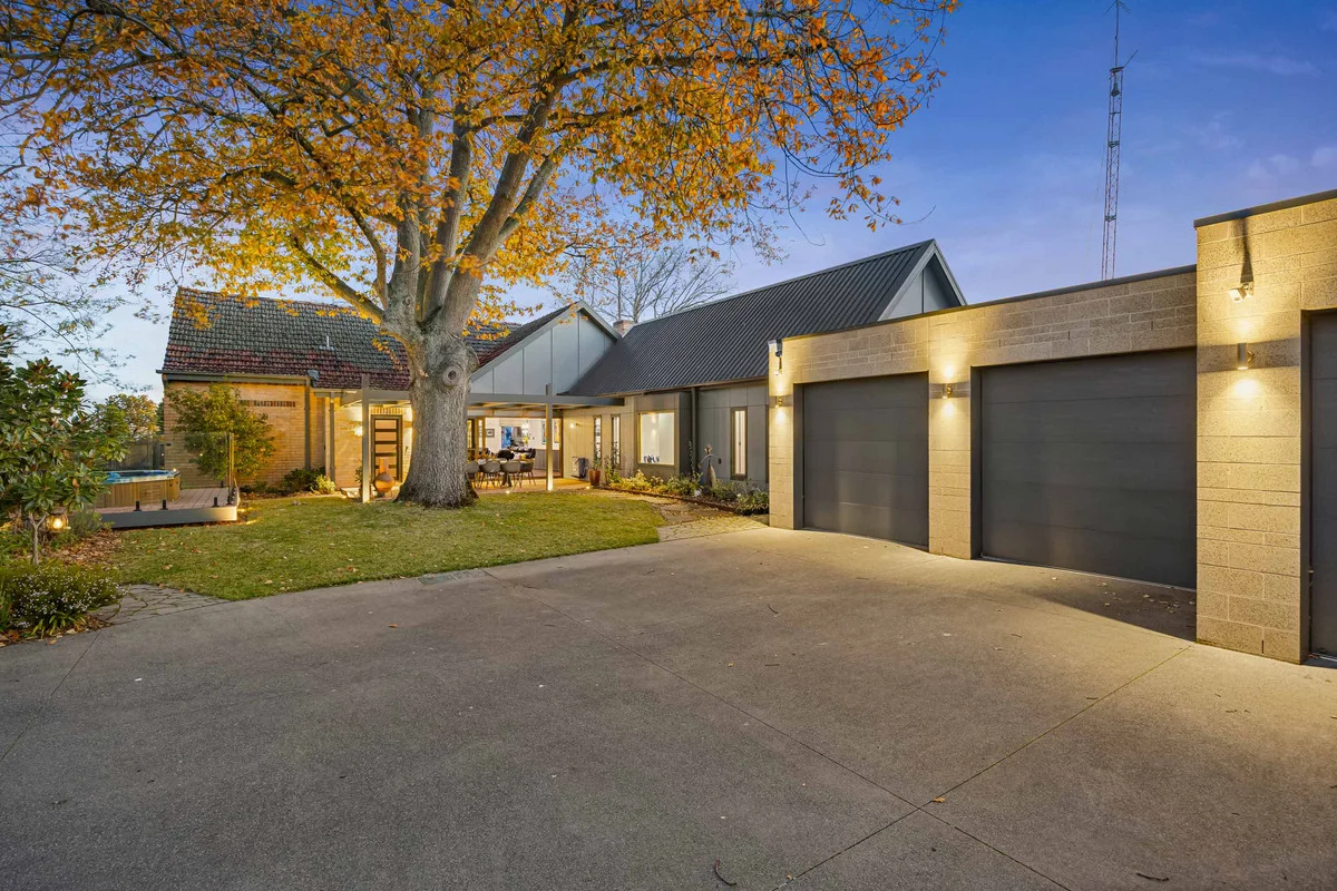 Additional image 4 of 302 Wendouree Parade, Lake Wendouree VIC 3350