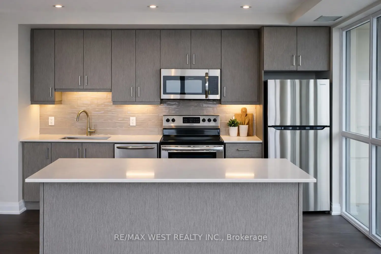 Additional image 5 of 15 Lynch Street # 708