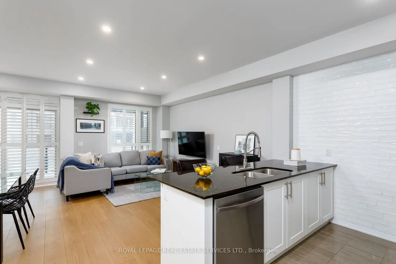 Additional image 4 of 2370 Khalsa Gate 212