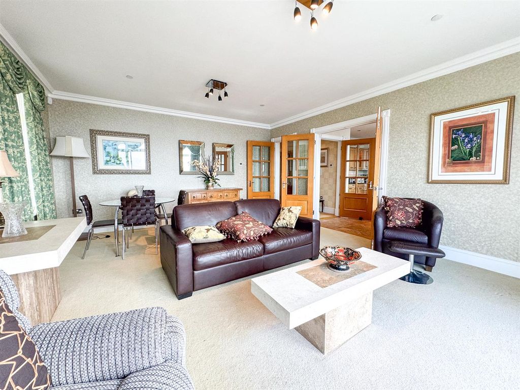 Additional image 9 of 2 bed flat for saleMajestic Apartments, King Edward Road, Onchan IM3
