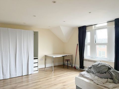 High Road Leyton E10, Studio to rent
