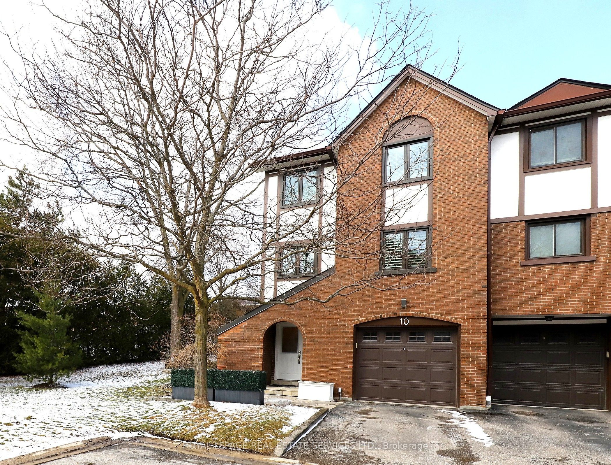 10-4230 Fieldgate Drive, Mississauga, ON, L4W 2M5
