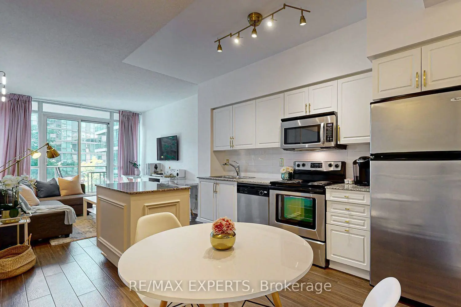 Additional image 9 of 209 Fort York Boulevard 355