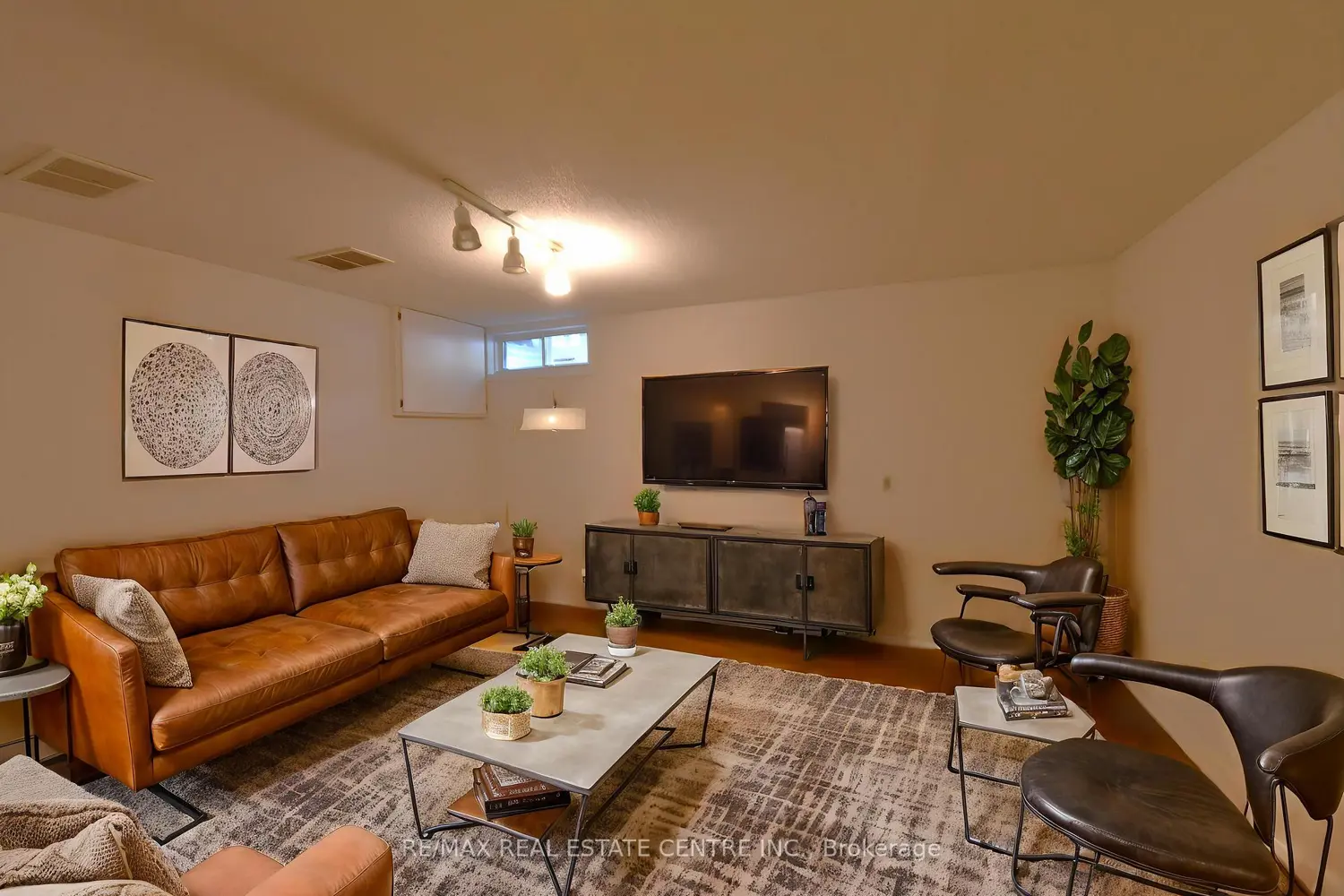 Additional image 17 of 1247 Huron Street 111