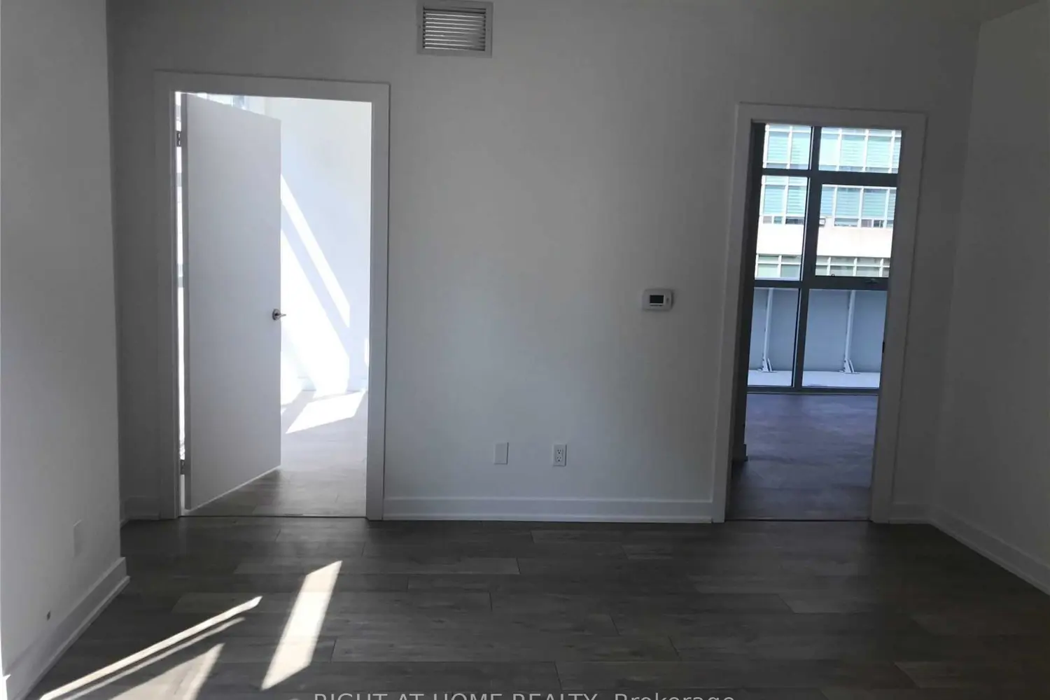 Additional image 14 of 251 Manitoba Street 908