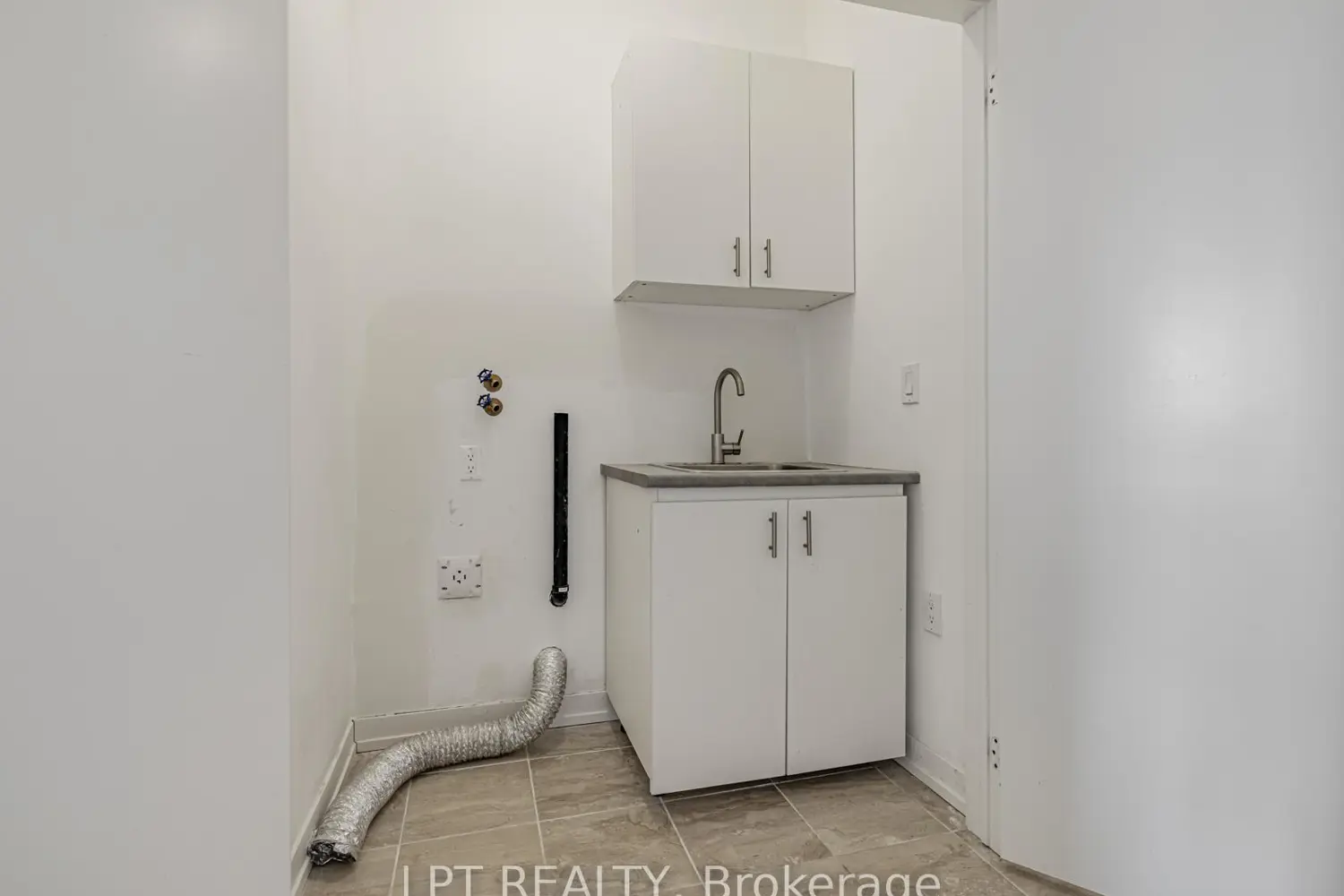 247 Harding Park Street photo 4