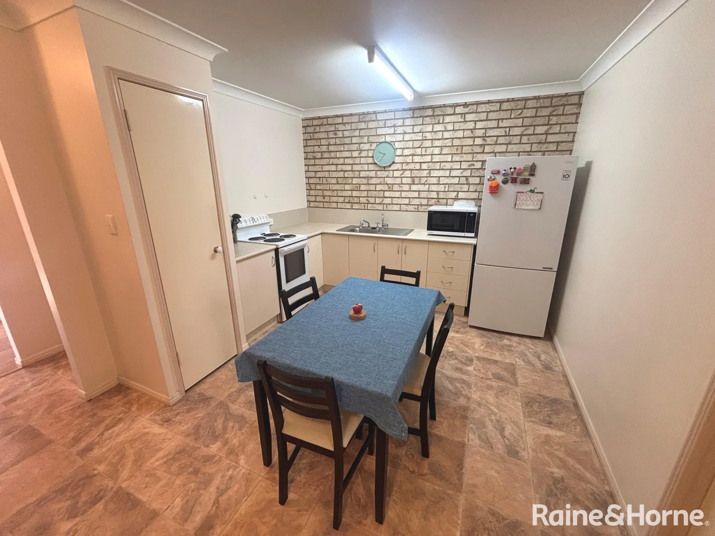 Additional image 37 of 42 Windsor Circle, Kingaroy QLD 4610