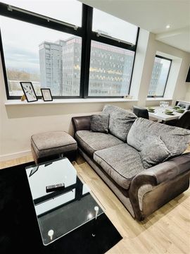 Paragon 507, 48 Seymour Grove M16