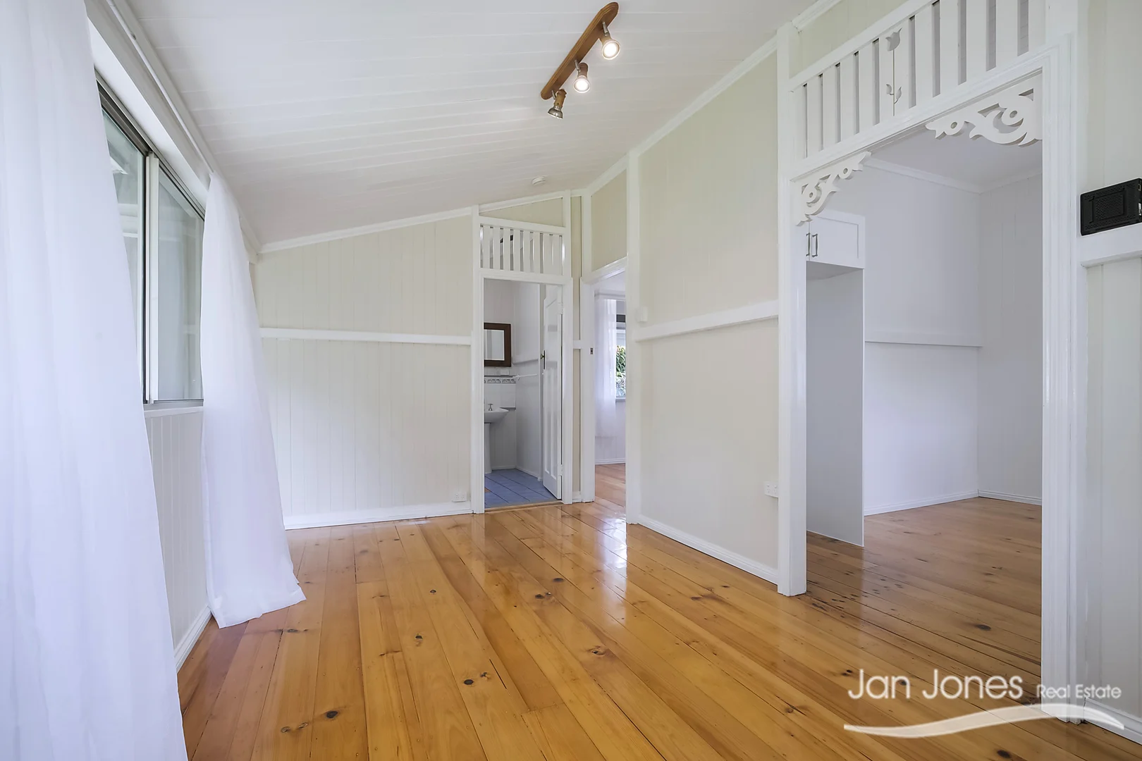 Additional image 7 of 10 Landsborough Avenue, Scarborough QLD 4020