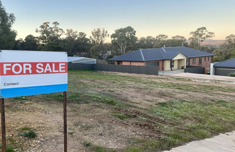 9 Hill View Court, McKenzie Hill VIC 3451