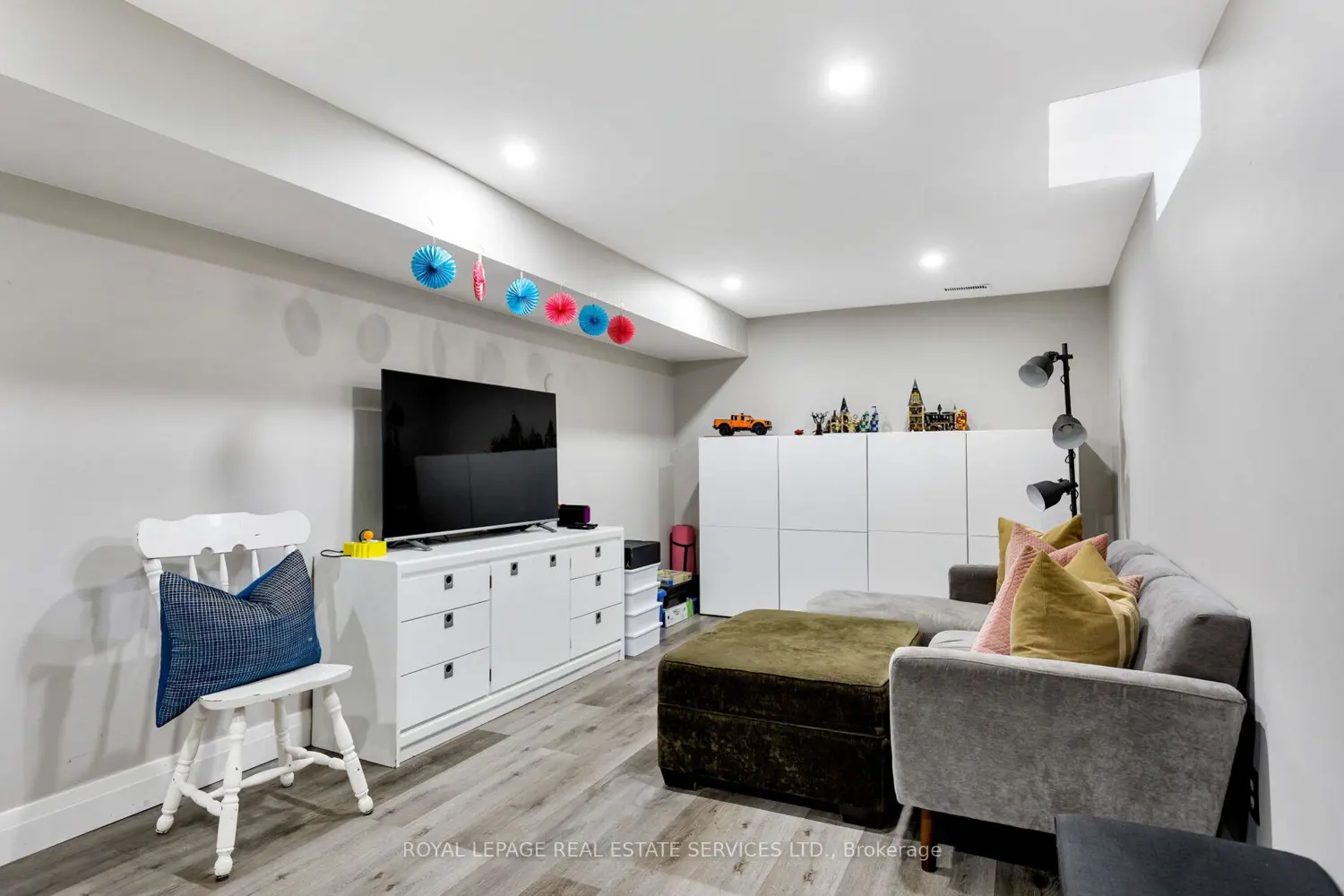 Additional image 15 of 2006 Glenada Crescent 7