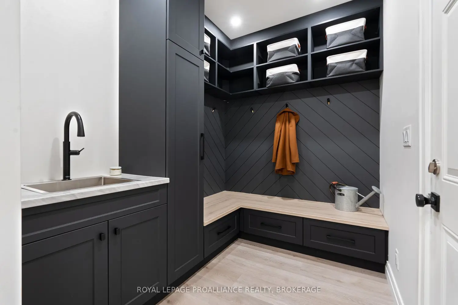 Additional image 8 of 832 Windermere Drive