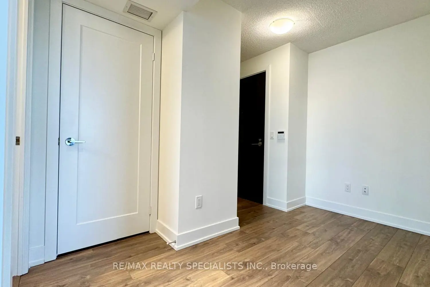 Additional image 17 of 7 Mabelle Avenue 2909