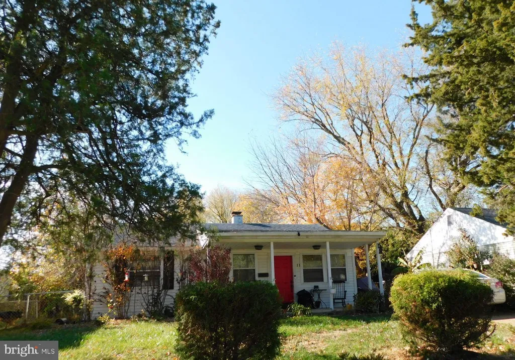 11 Castle Hill Drive, New Castle, DE 19720