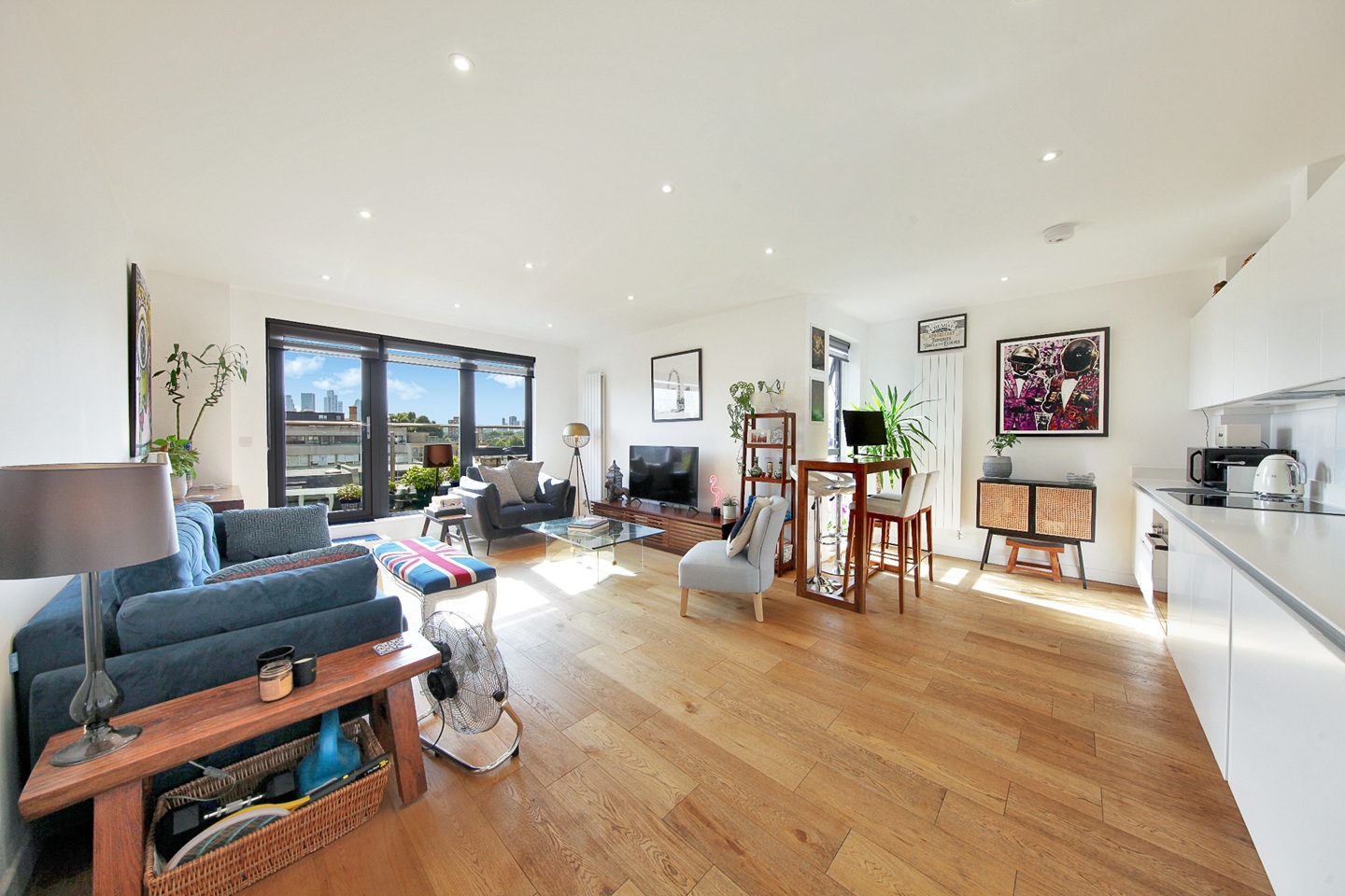 1 Bed Penthouse, Walworth Road, SE17, N1 7GU