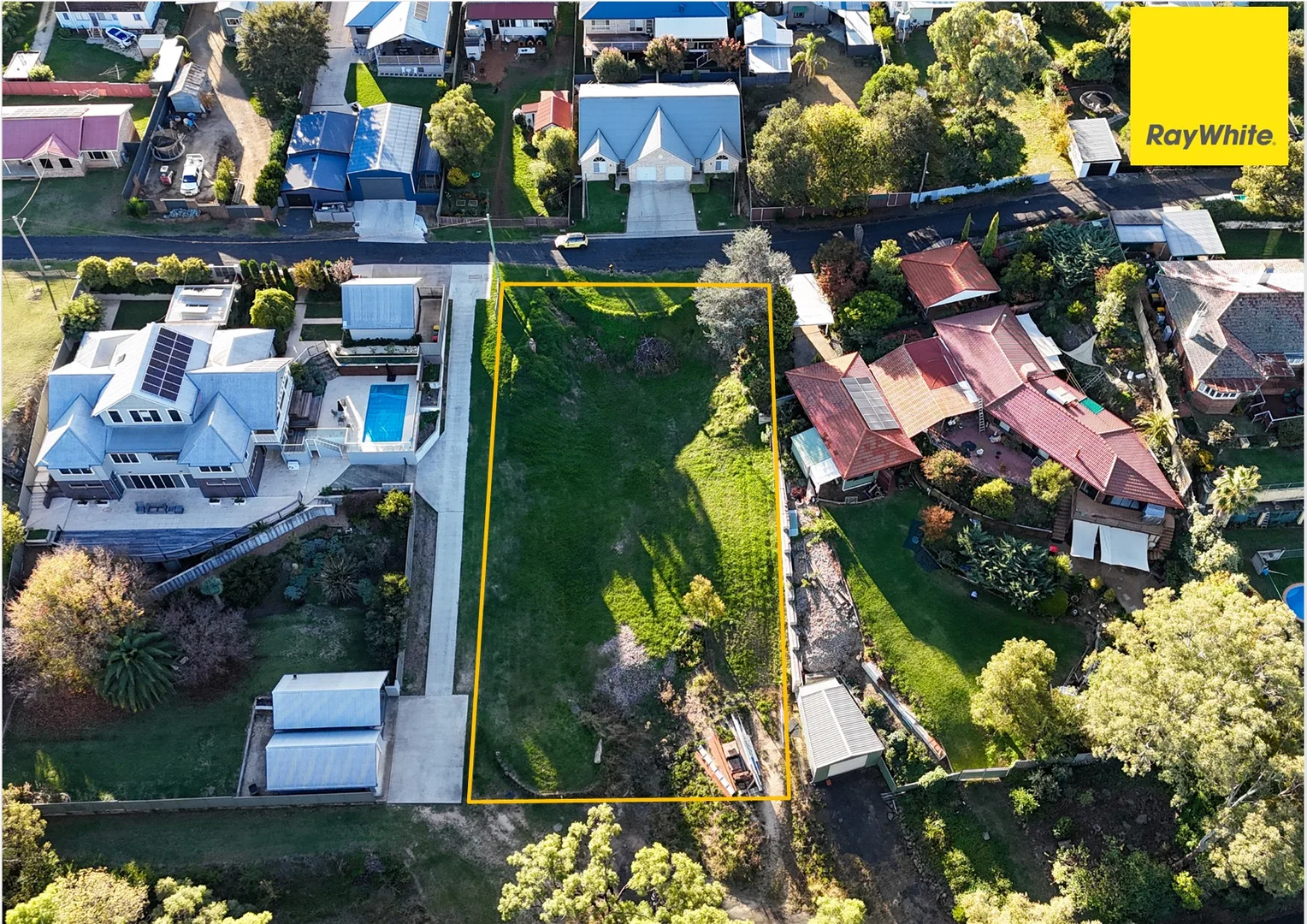 Additional image 4 of 10 - 12 Cloonan Terrace, Inverell NSW 2360